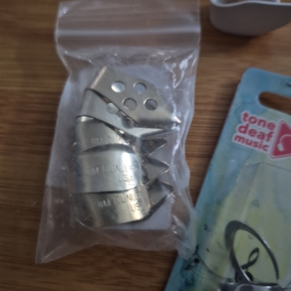 Source Unknown Silver Finger Picks for Stringed Instruments - Picture 5 of 7